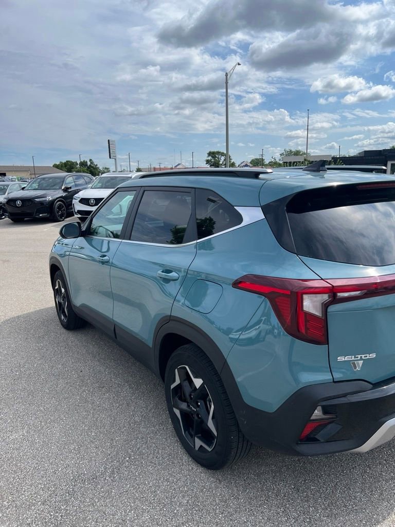 Used 2024 Kia Seltos EX AWD/4WD image 6