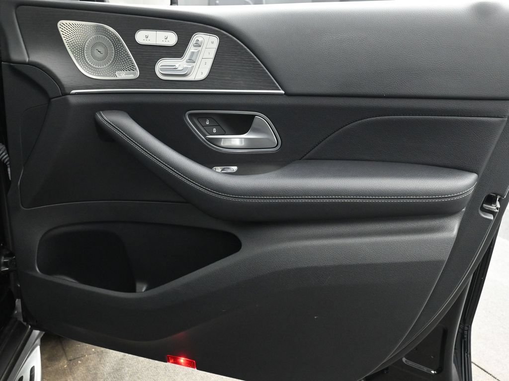 Used 2022 Mercedes-Benz GLS 450 4MATIC image 26