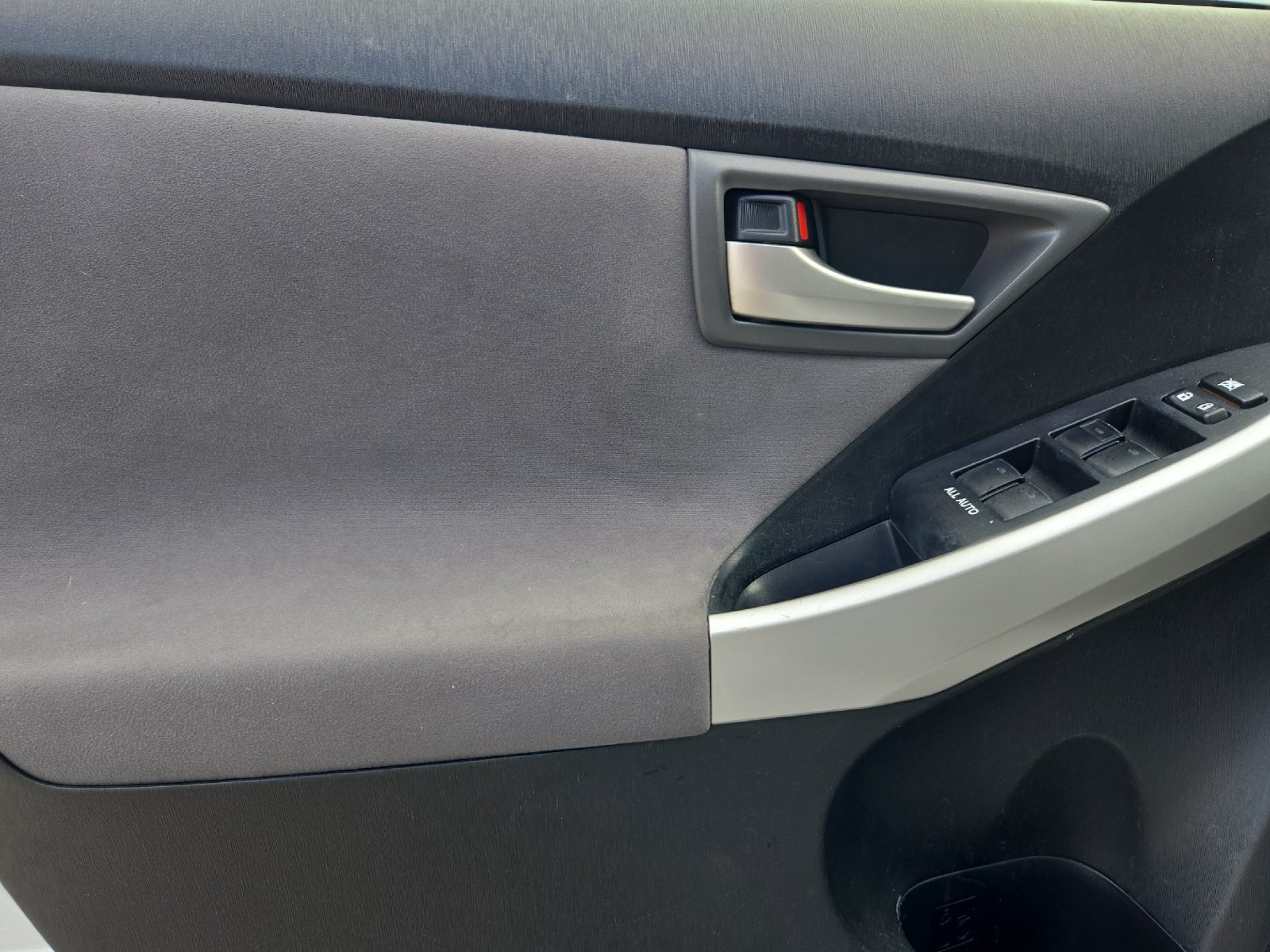 Used 2014 Toyota Prius Prime Plug-In Hybrid FWD image 10