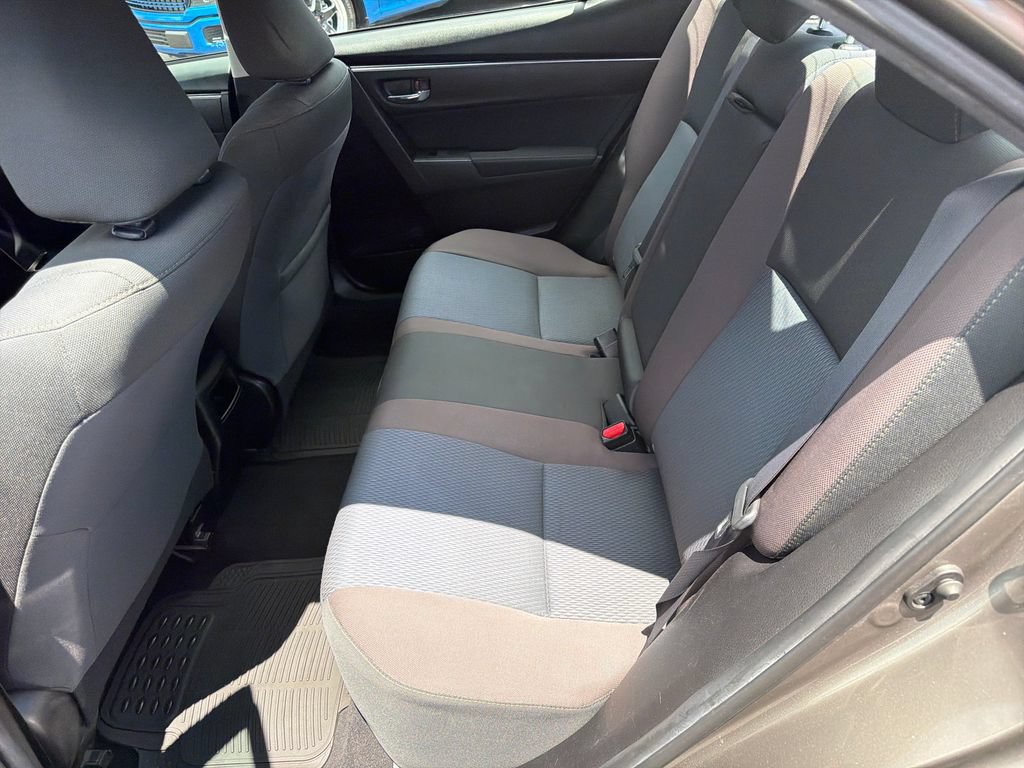 Used 2018 Toyota Corolla LE FWD image 37
