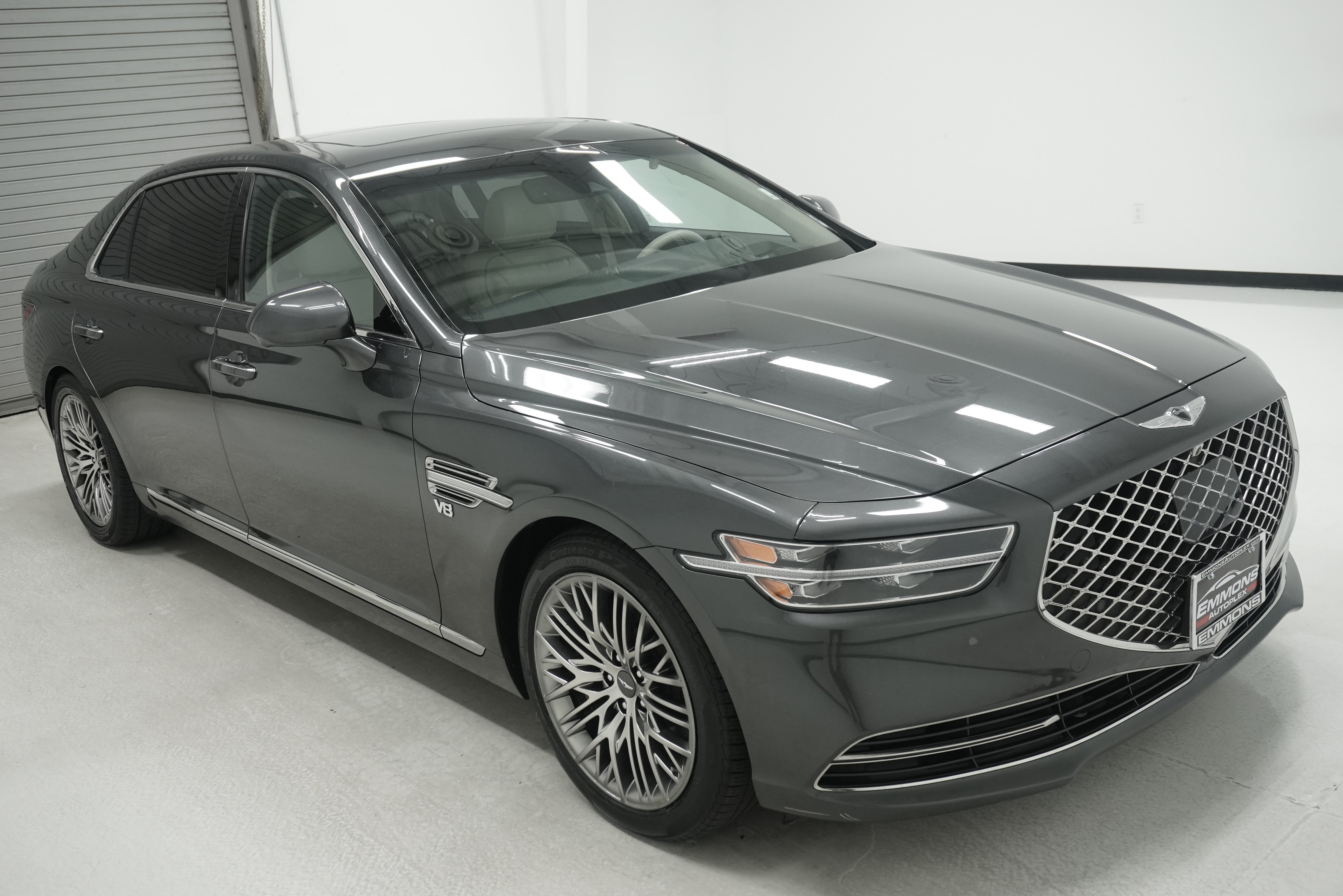 Used 2021 Genesis G90 5.0 Ultimate RWD image 3