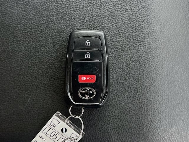 Used 2024 Toyota Tacoma SR5 AWD/4WD image 33