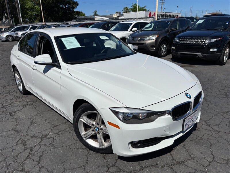 Used 2014 BMW 320i Sedan RWD image 2
