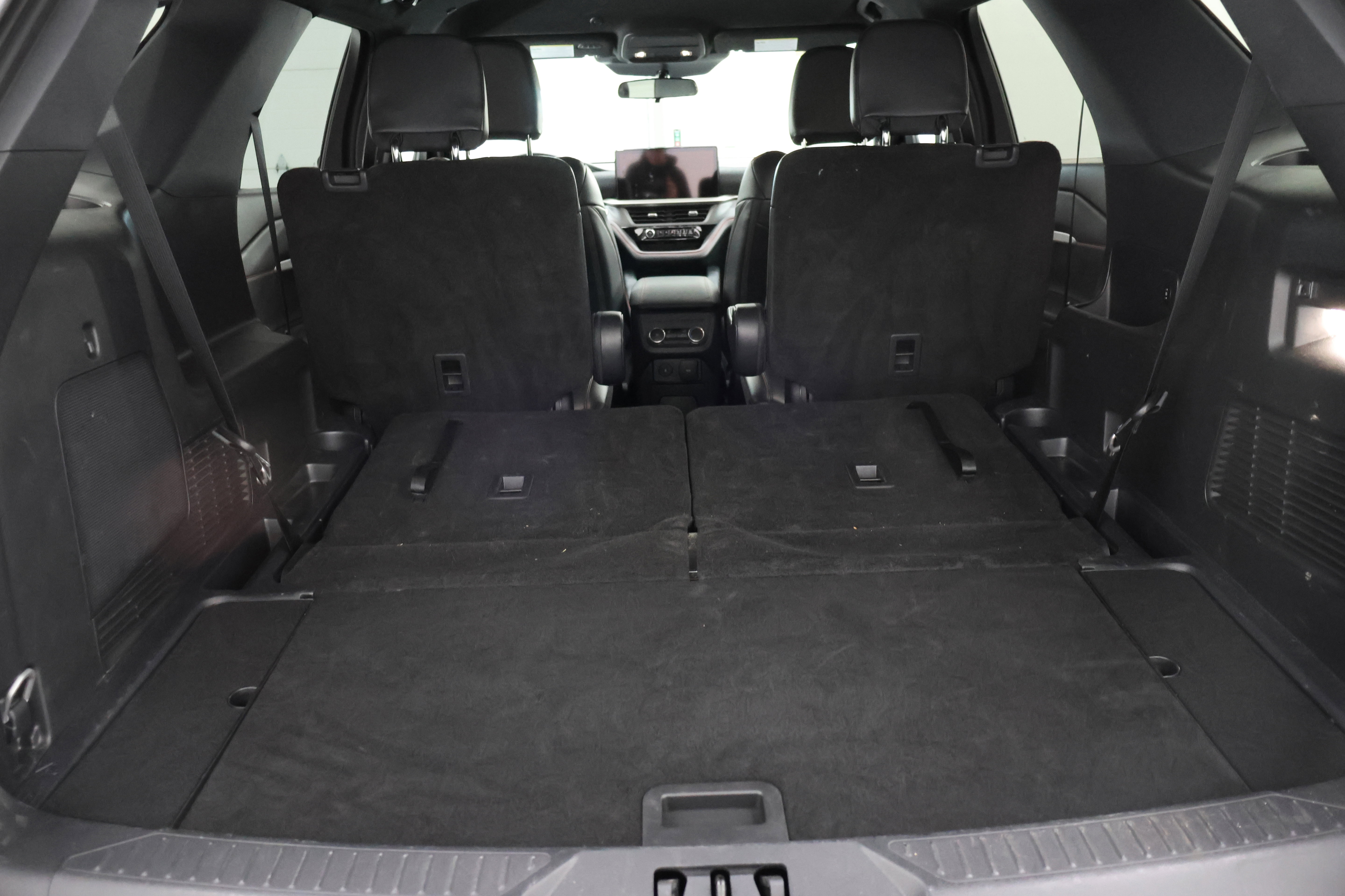Used 2025 Ford Explorer ST-Line image 32