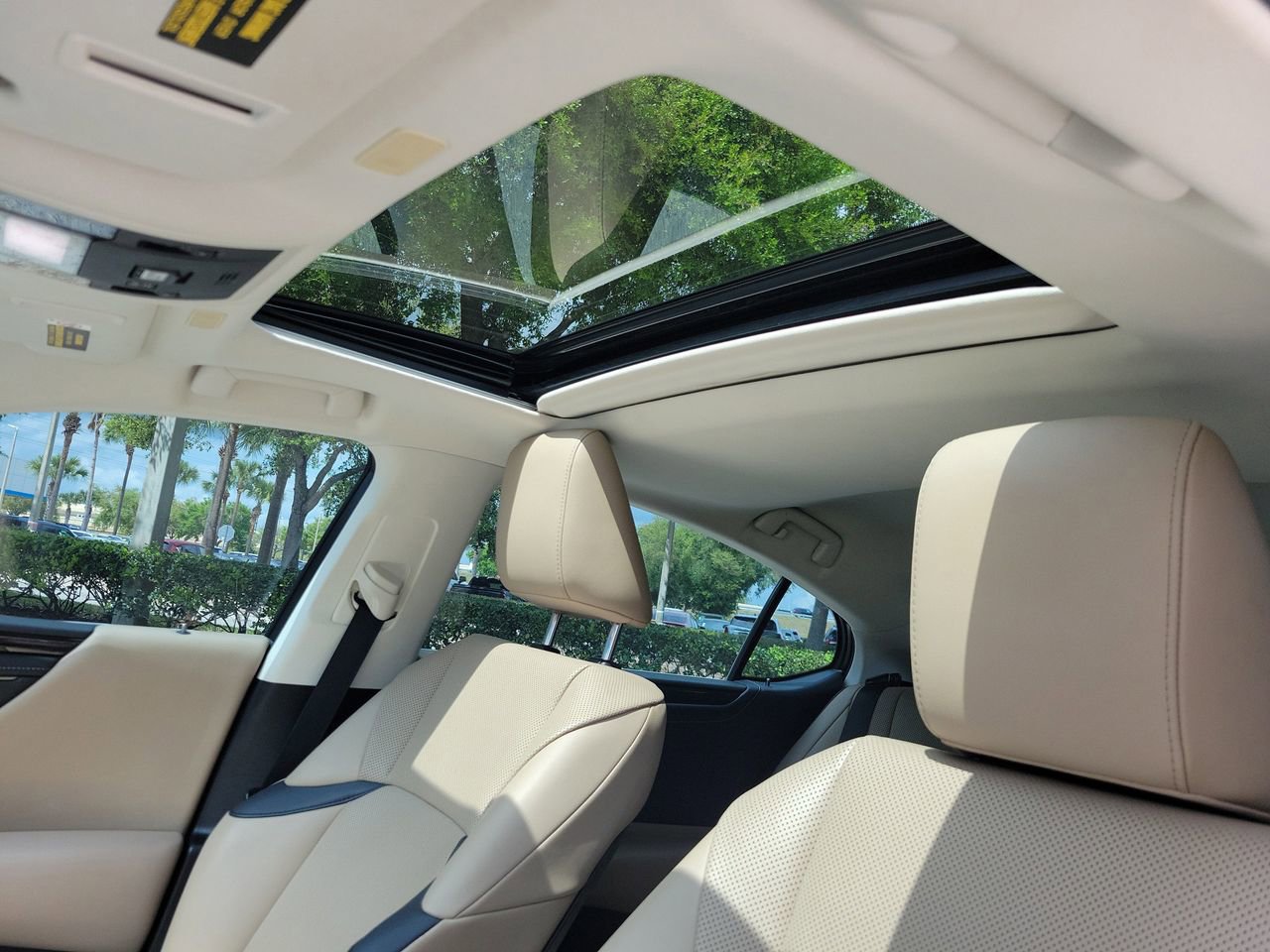 Used 2021 Lexus ES 350 w/ Premium Package image 18