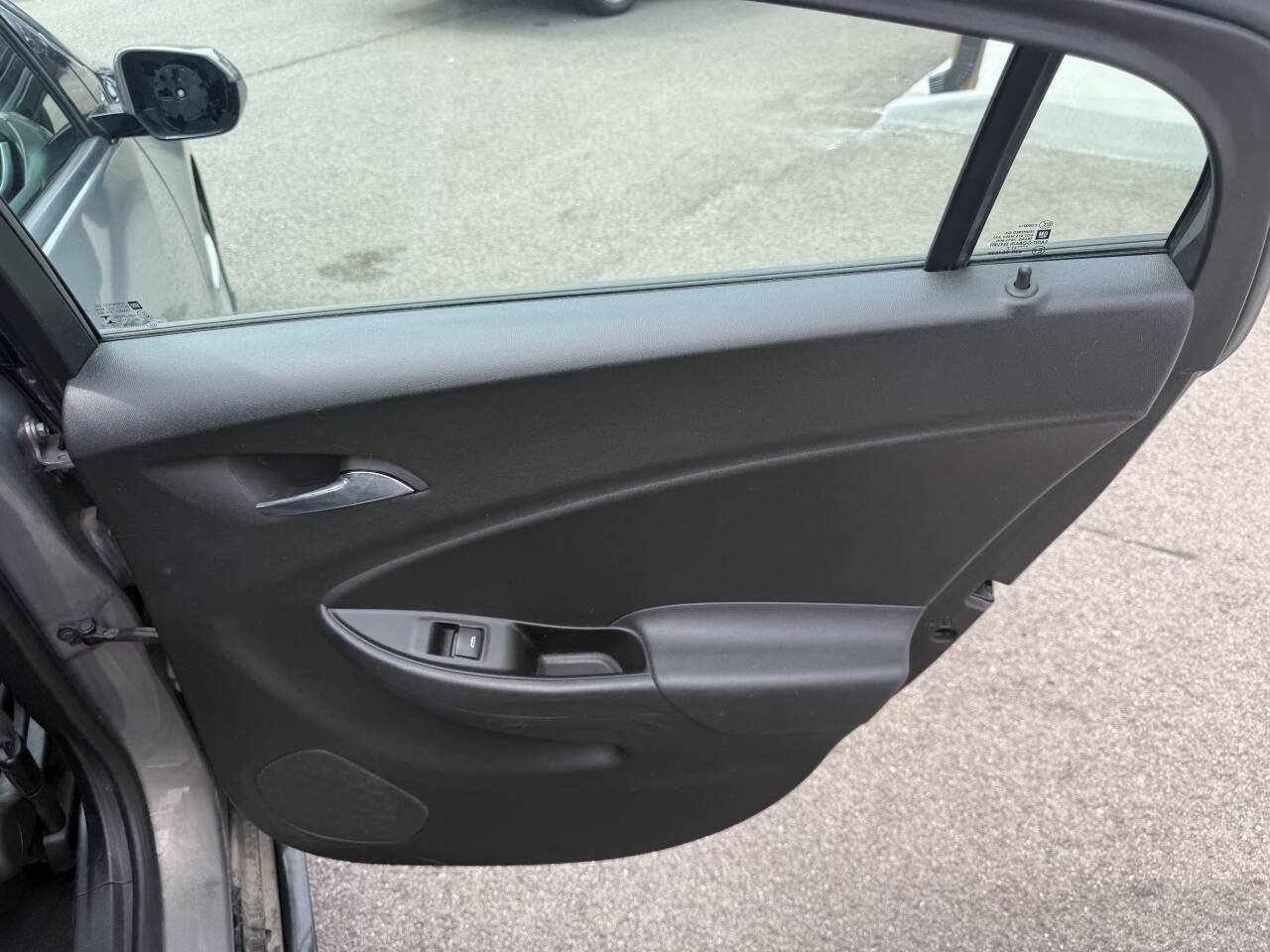 Used 2017 Chevrolet Volt LT FWD image 16