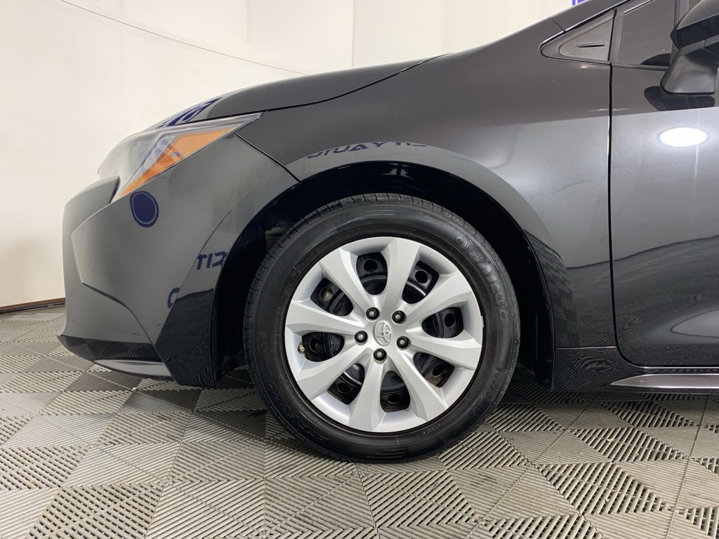 Used 2022 Toyota Corolla LE image 12