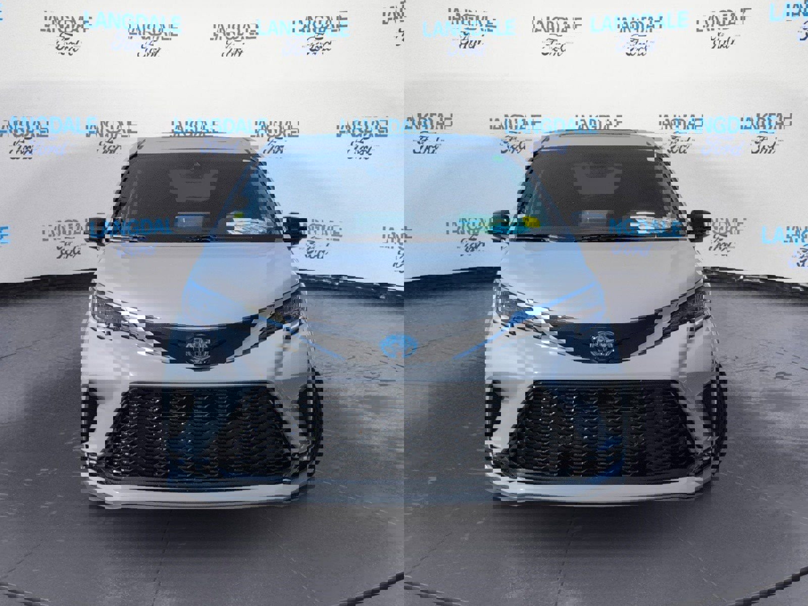 Used 2024 Toyota Sienna XSE image 12