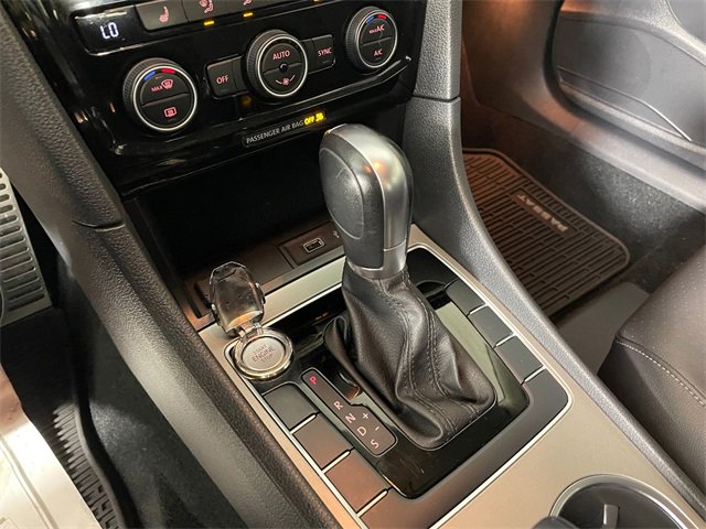 Used 2020 Volkswagen Passat 2.0T R-Line image 9