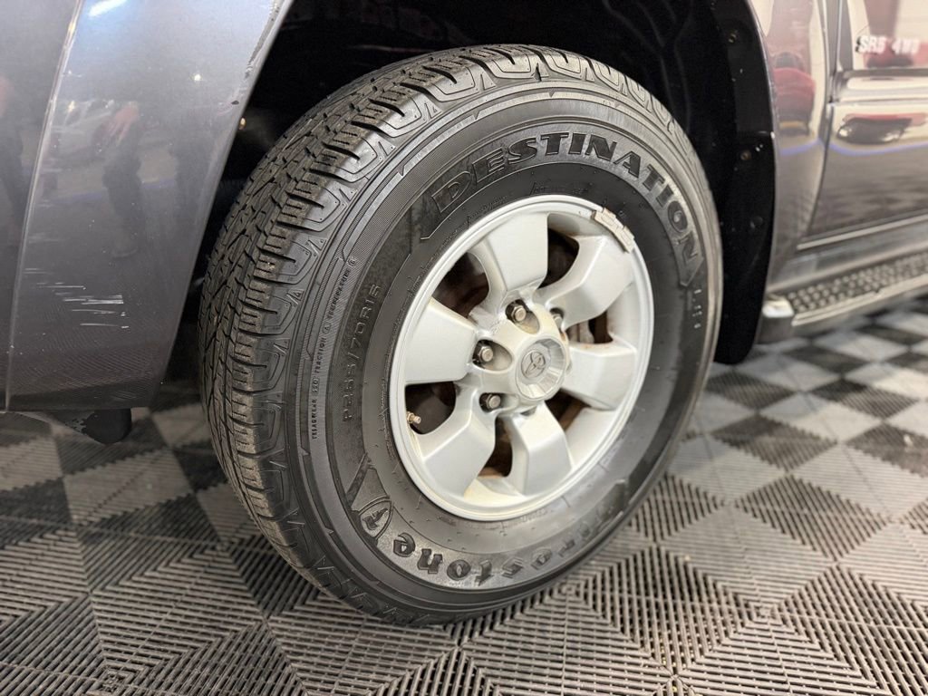 Used 2005 Toyota 4Runner SR5 AWD/4WD image 7