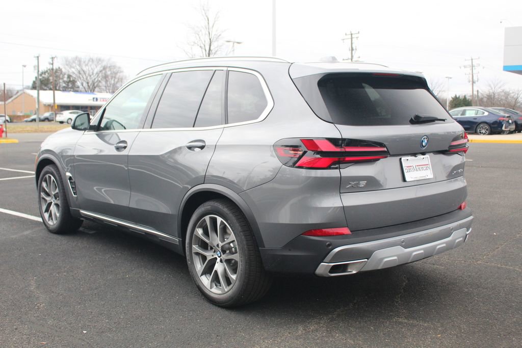 New 2026 BMW X5 xDrive50e image 5