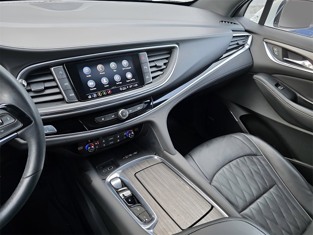 Used 2024 Buick Enclave Avenir w/ Avenir Technology Package image 32