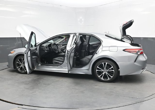 Used 2019 Toyota Camry SE FWD image 48