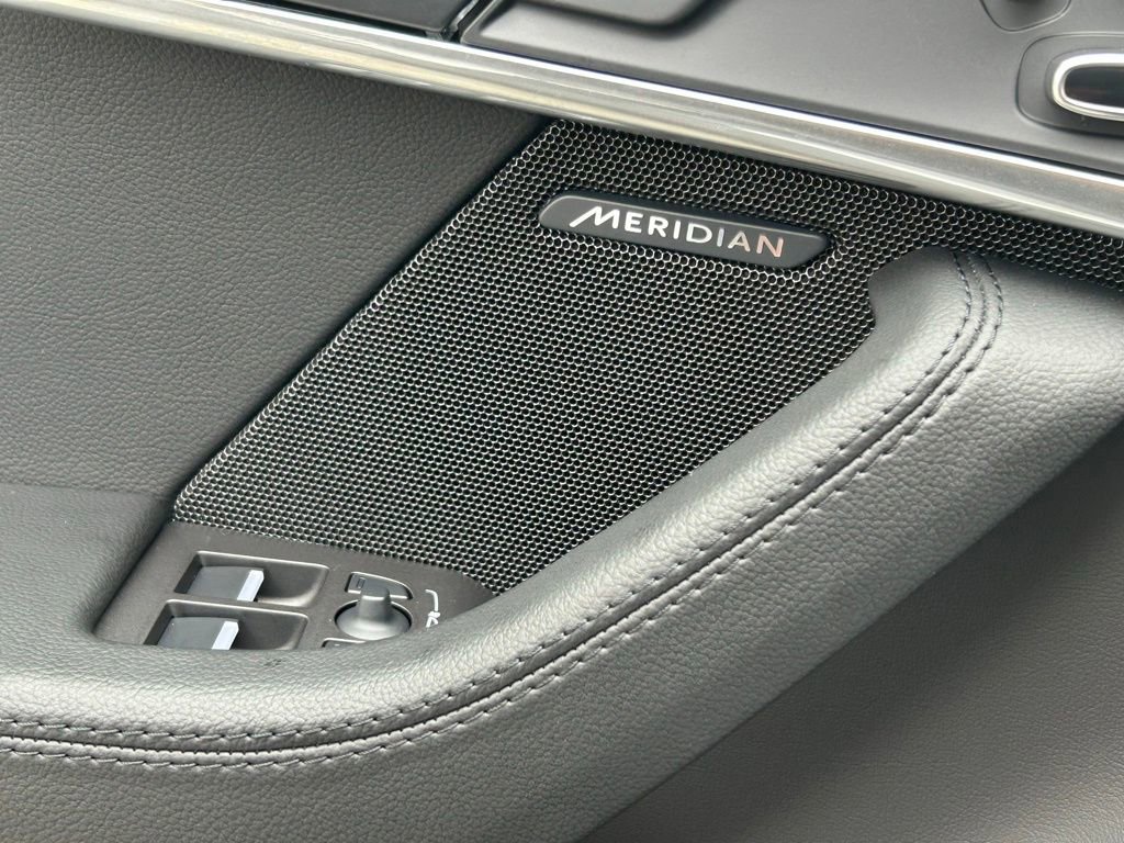 Used 2024 Jaguar F-TYPE R-Dynamic image 14