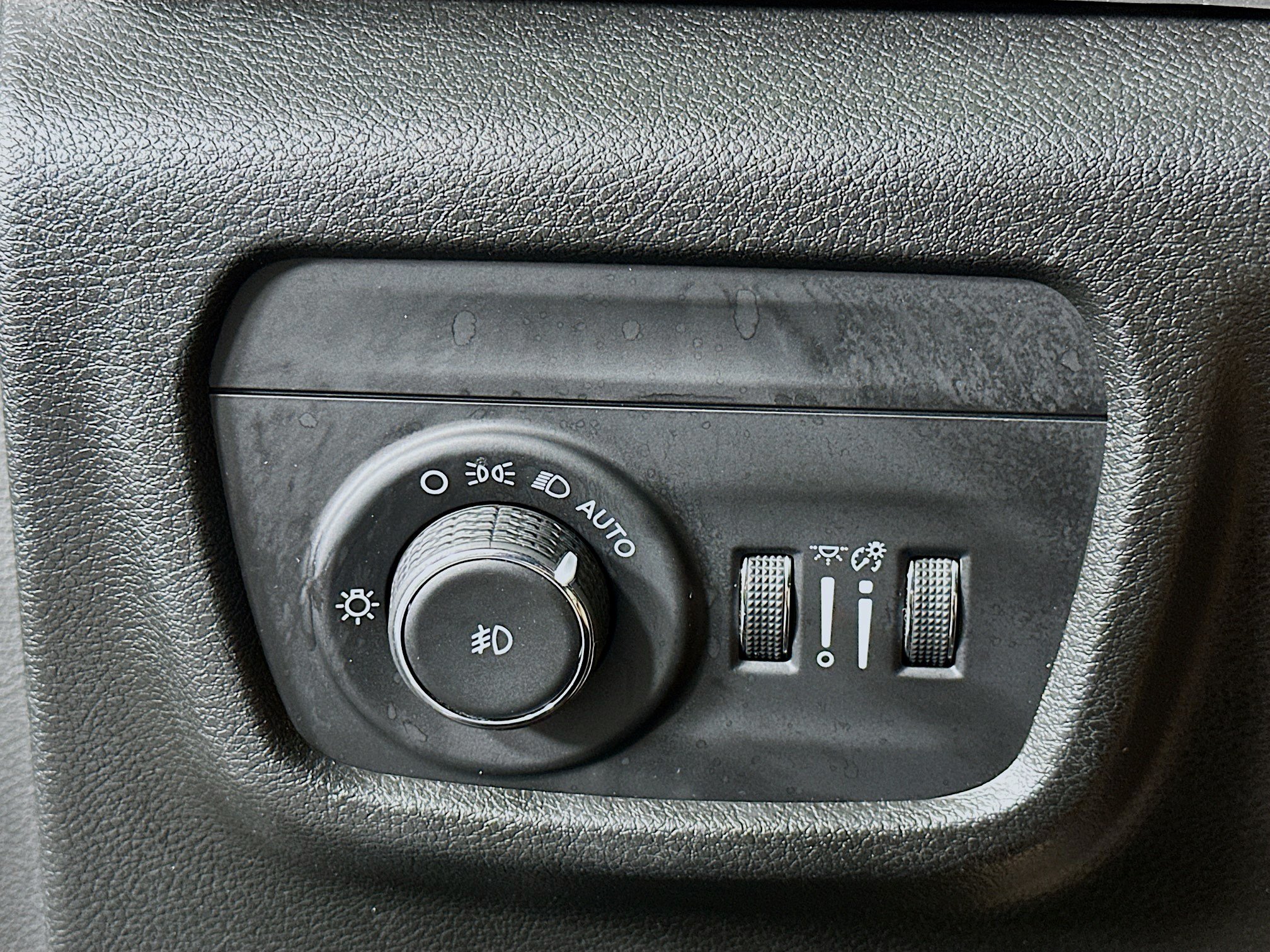 Used 2023 Jeep Grand Cherokee Limited AWD/4WD image 17
