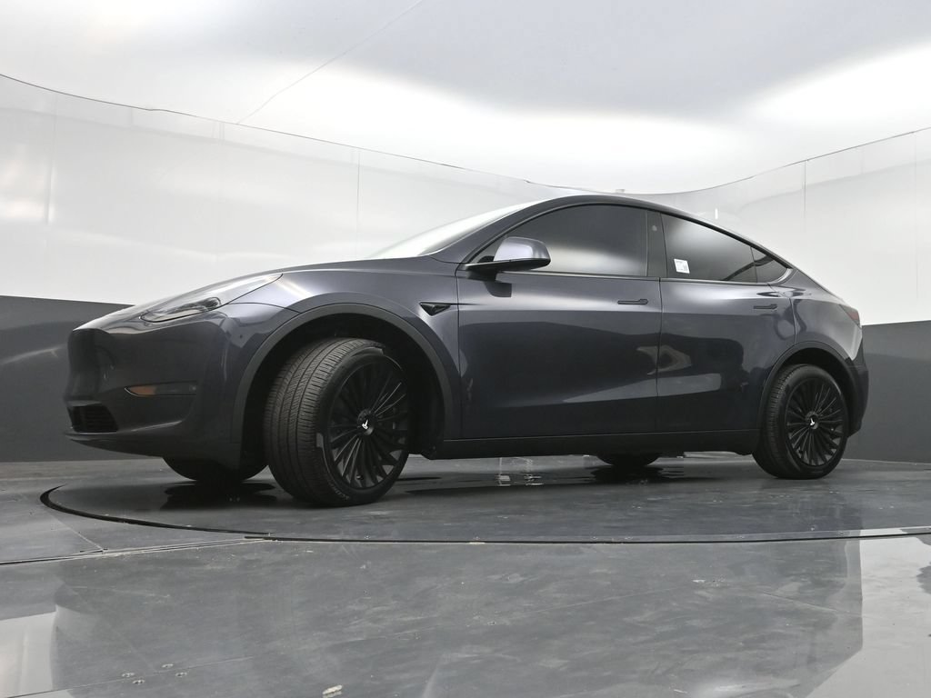 Used 2024 Tesla Model Y Long Range AWD/4WD image 25