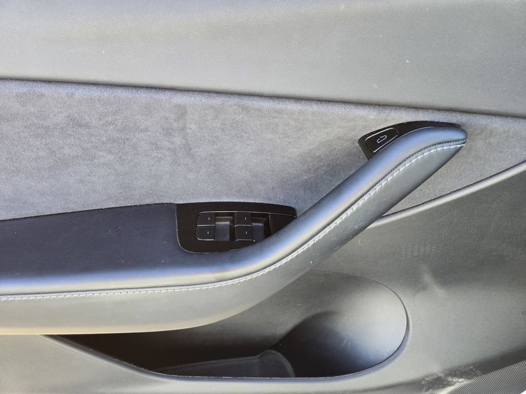 Used 2021 Tesla Model Y Performance AWD/4WD image 14