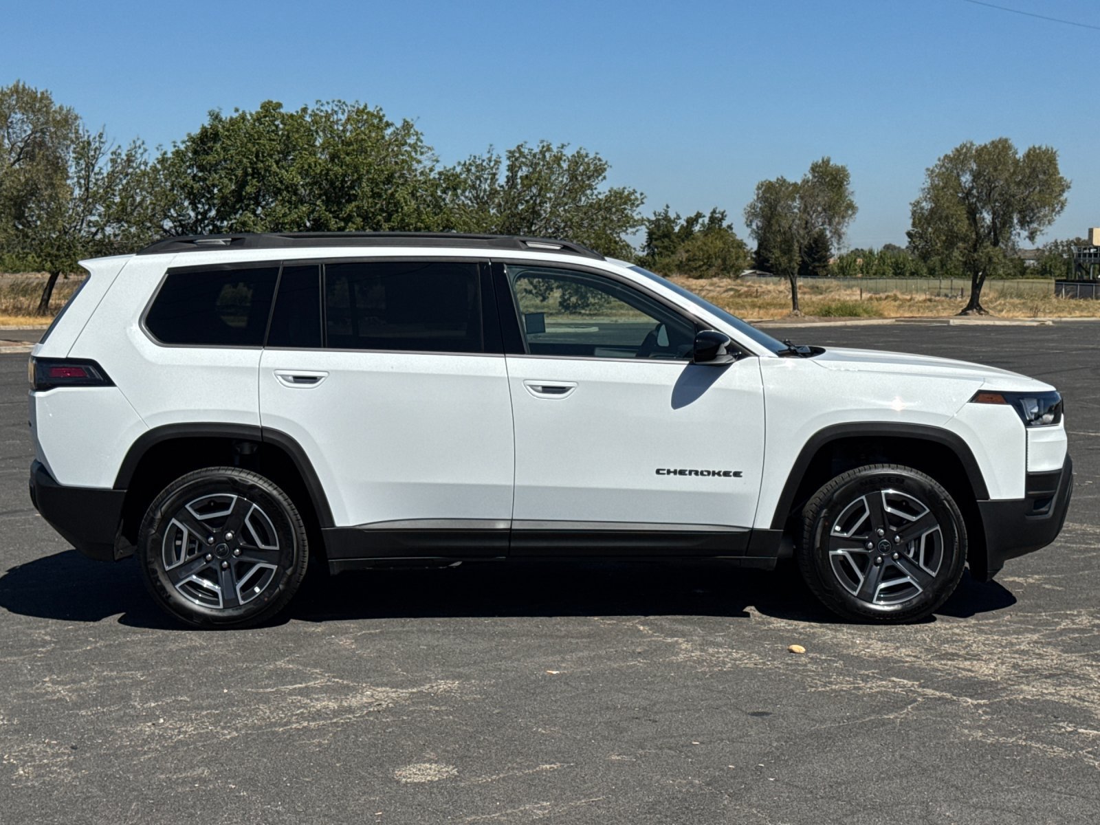 New 2026 Jeep Cherokee Laredo AWD/4WD image 3
