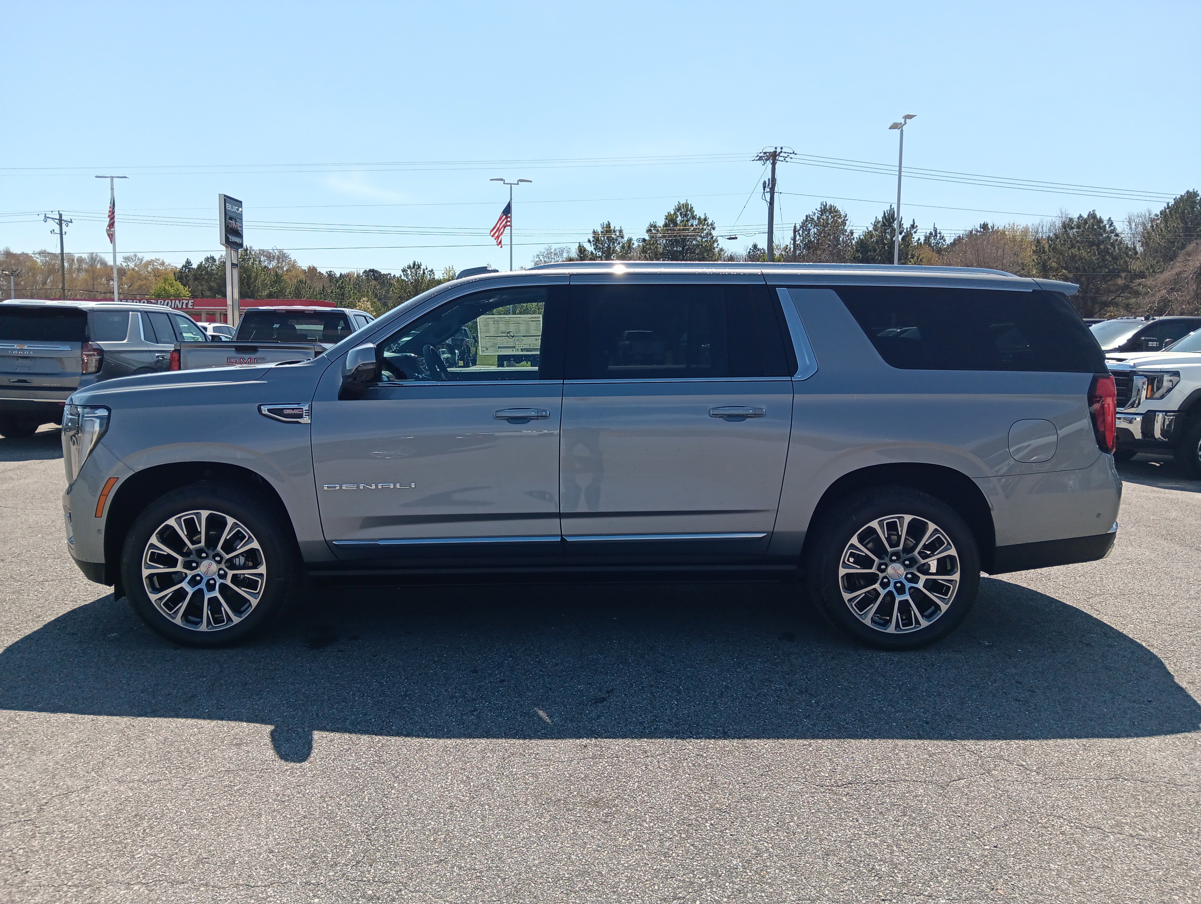 New 2026 GMC Yukon XL Denali w/ Denali Reserve Package image 3