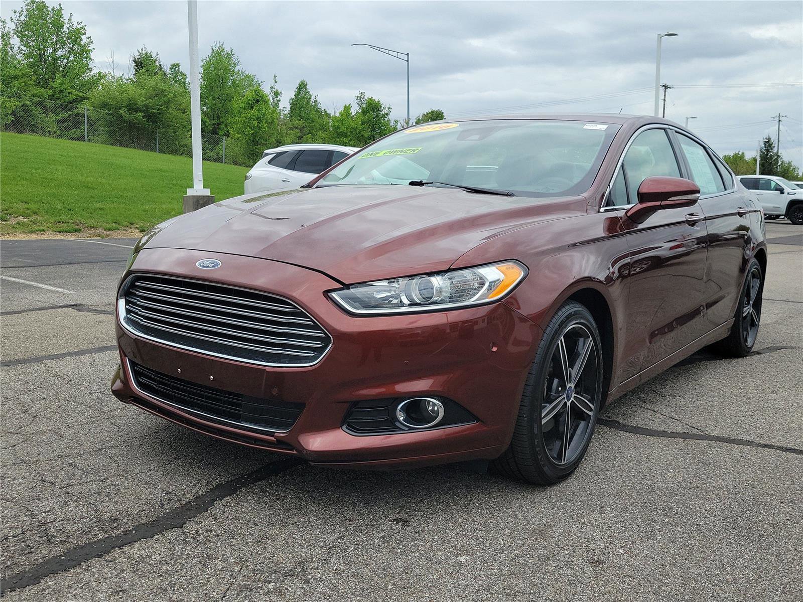 Used 2016 Ford Fusion Titanium image 2