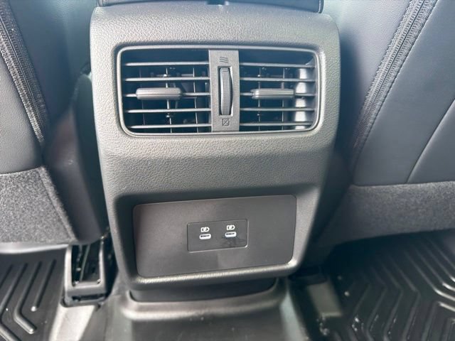 Used 2024 Nissan Rogue Platinum AWD/4WD image 19