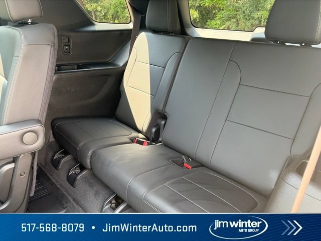 Used 2023 Chevrolet Traverse LT w/ LT Premium Package AWD/4WD image 22