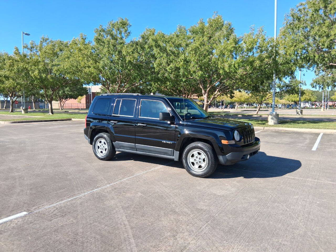 Used 2012 Jeep Patriot Sport image 2
