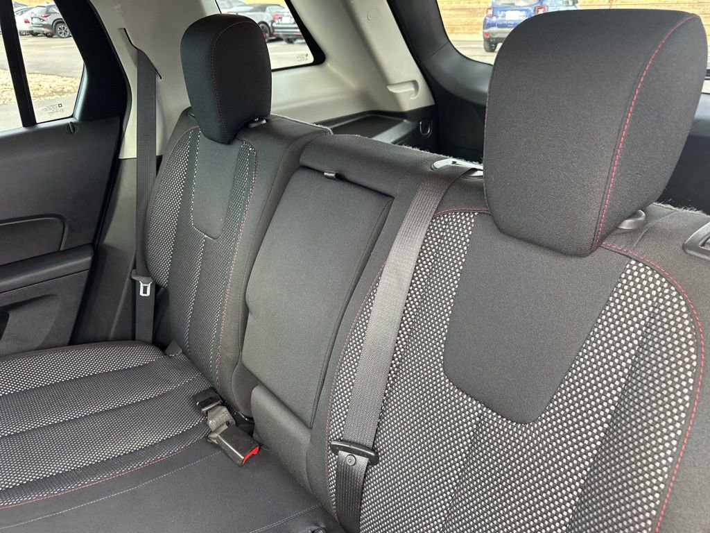 Used 2015 GMC Terrain SLE image 18