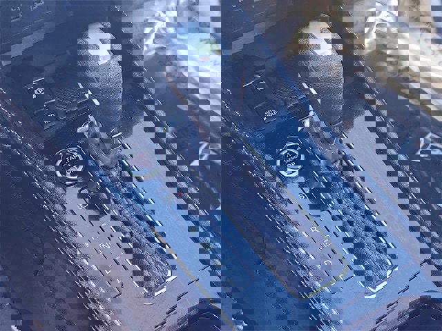 Certified 2024 Nissan Kicks SV image 18