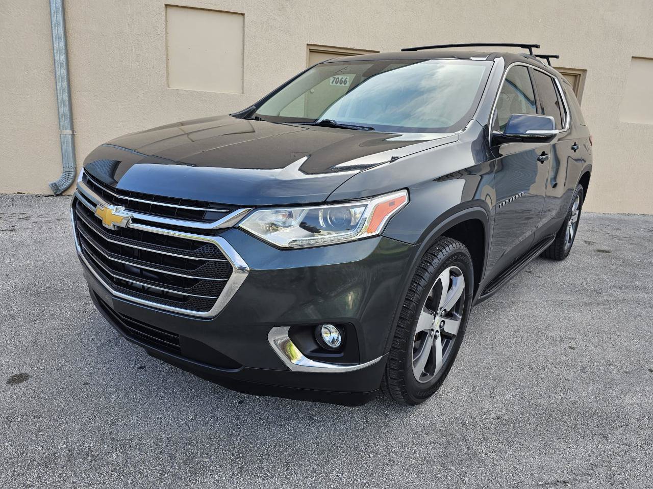 Used 2018 Chevrolet Traverse LT w/ LPO, 'HIT The Road' Package FWD image 11