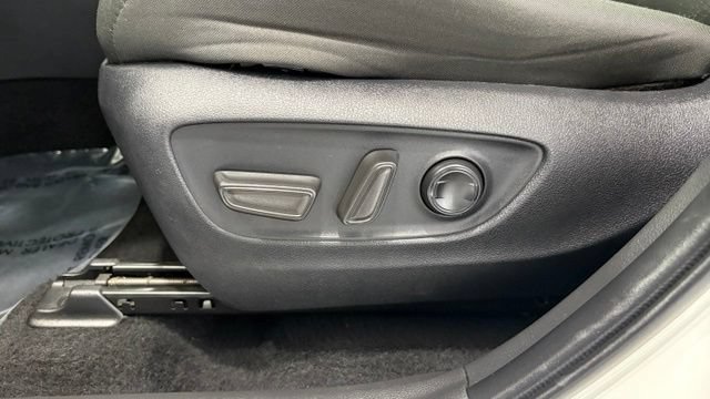 Used 2025 Toyota RAV4 XLE FWD image 13