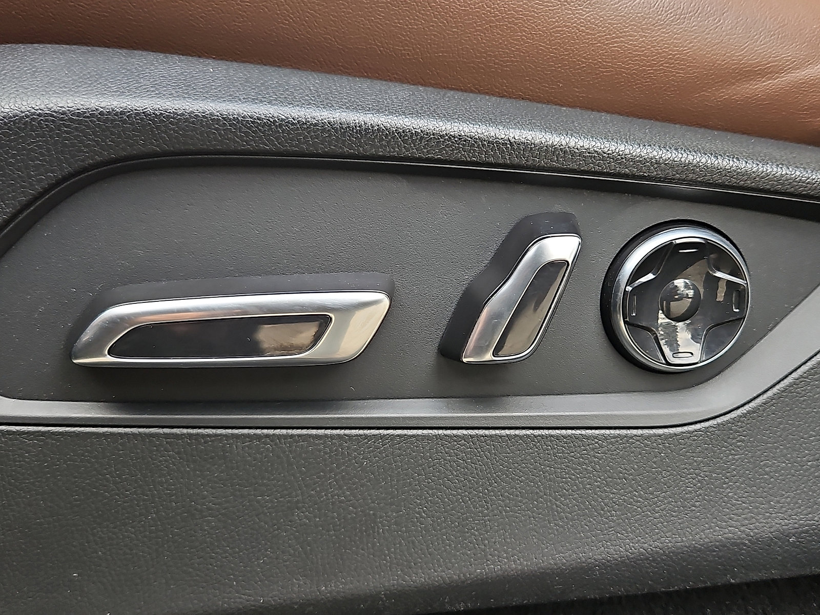 Used 2023 Acura MDX SH-AWD w/ Technology Package image 30