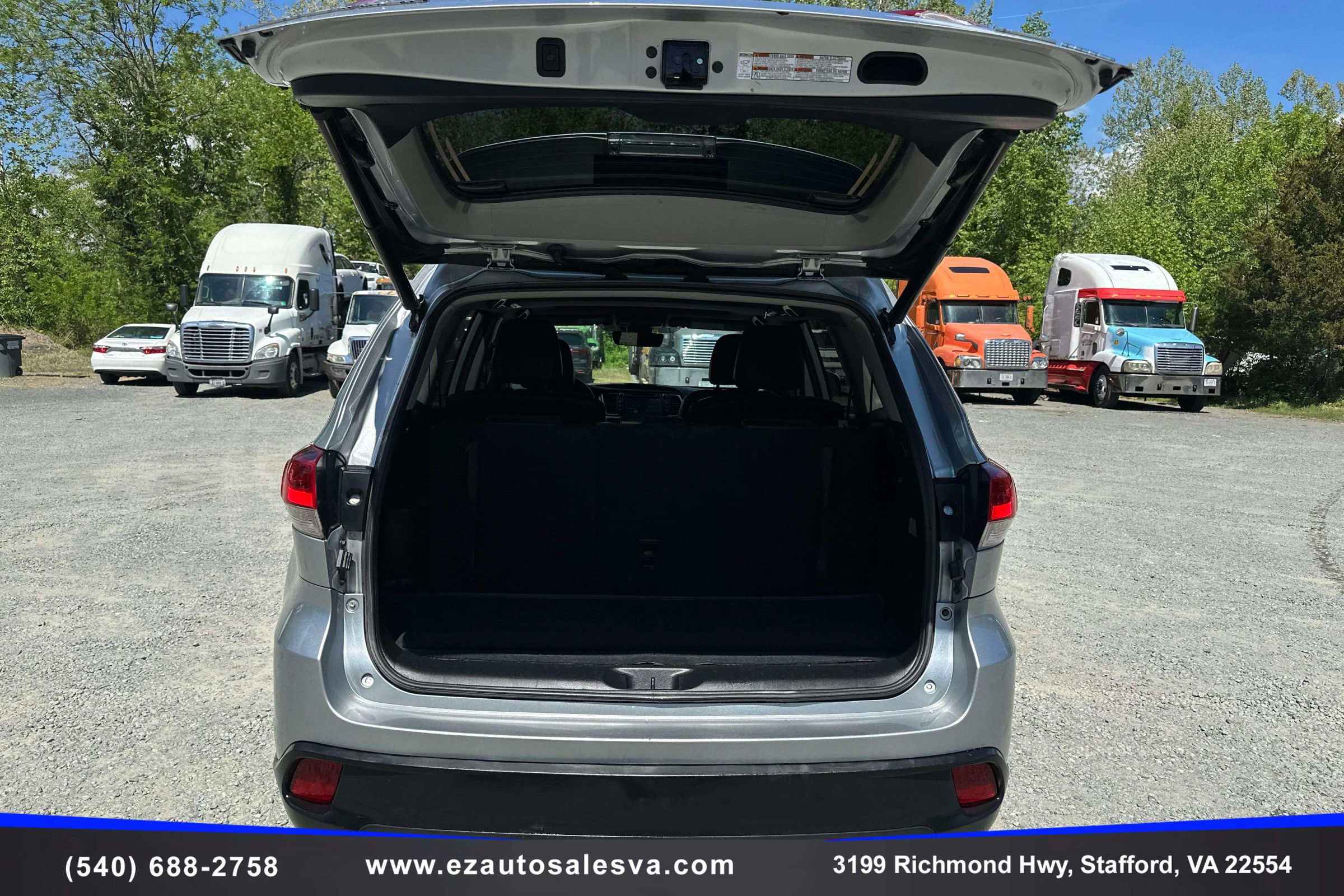 Used 2019 Toyota Highlander XLE AWD/4WD image 11