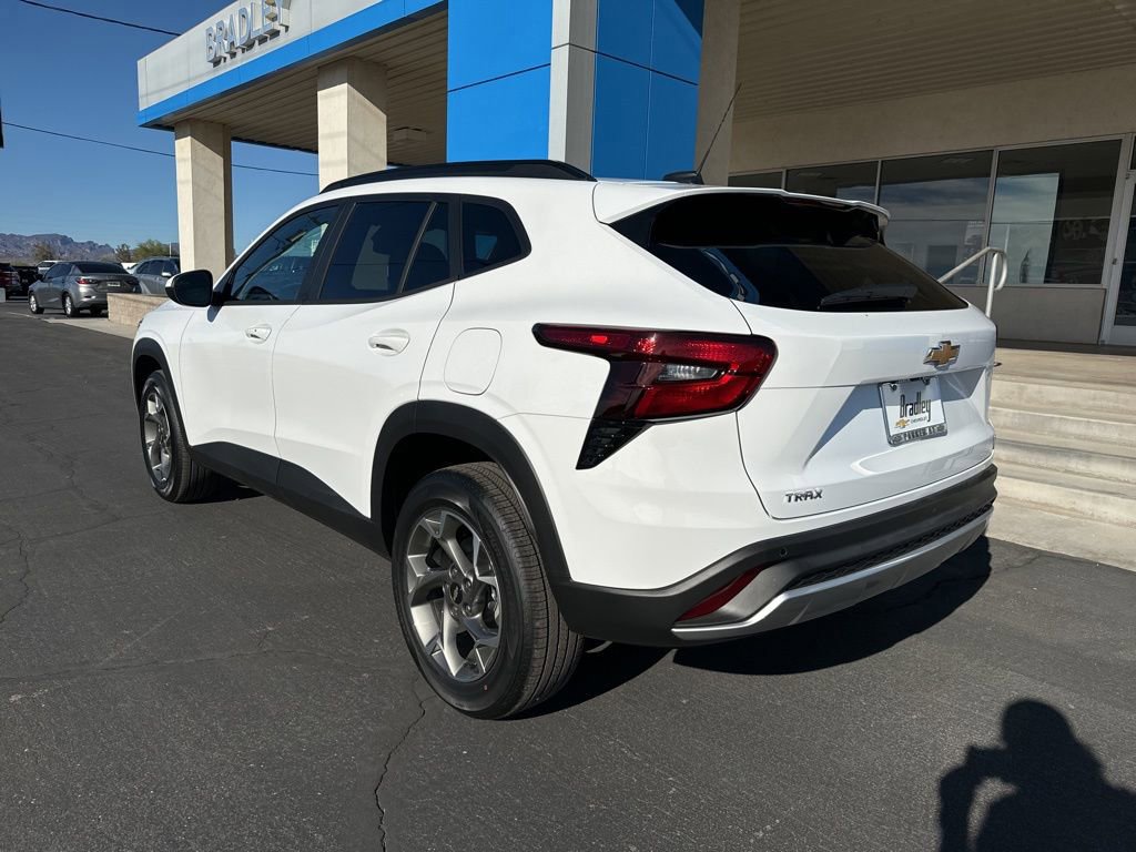 New 2026 Chevrolet Trax LT w/ Driver Confidence Package image 8