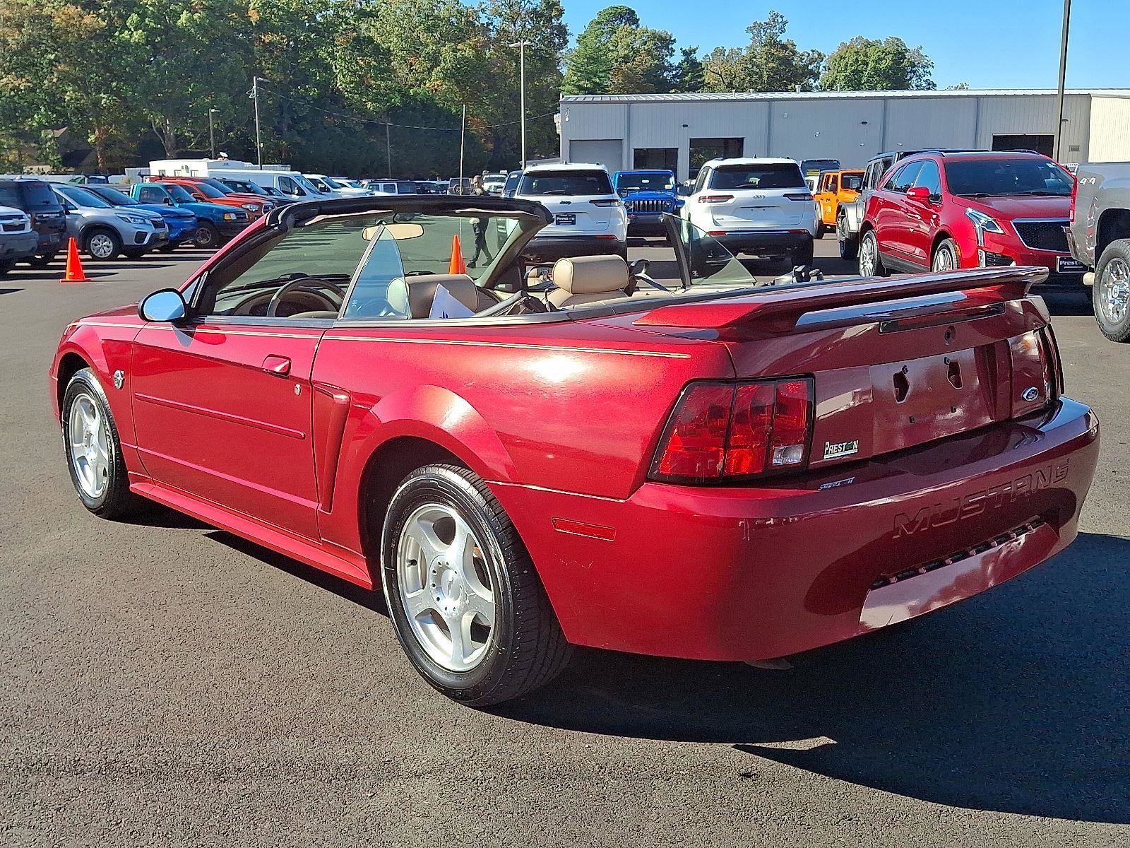 Used 2004 Ford Mustang Deluxe image 10