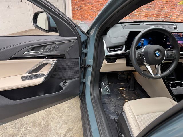 Certified 2025 BMW X2 xDrive28i w/ Technology Package image 10