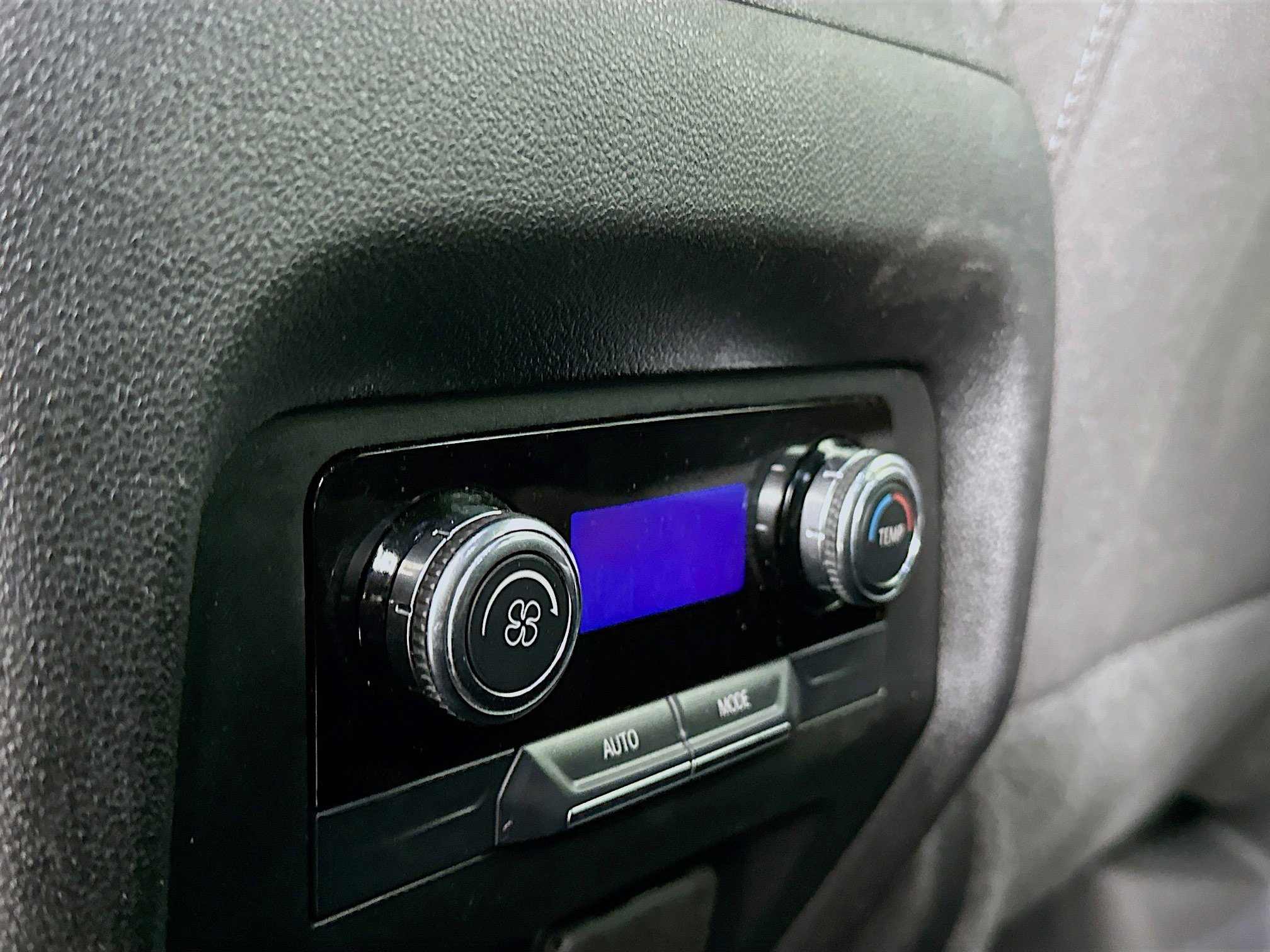 Used 2025 GMC Acadia Elevation image 27