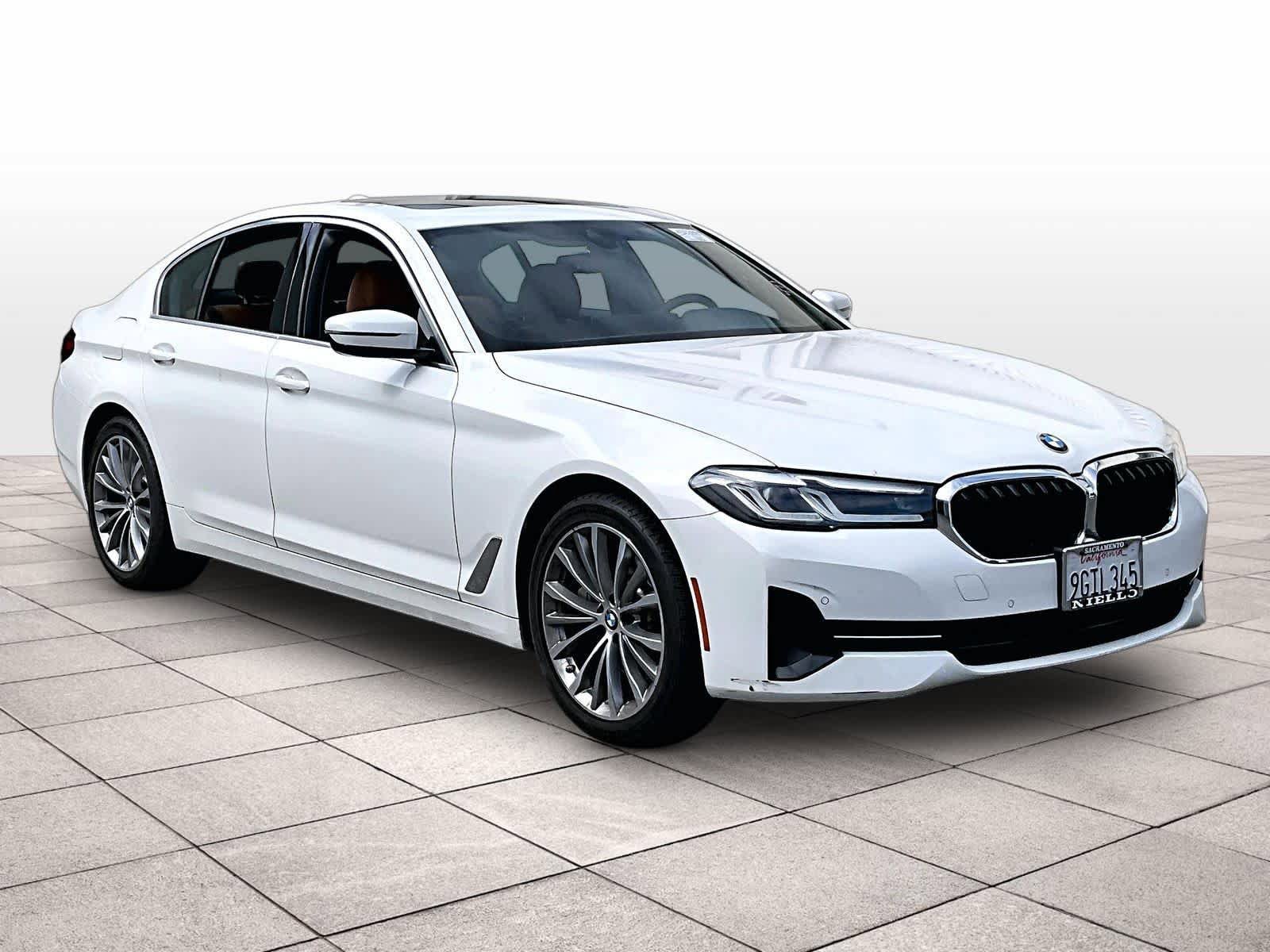 Used 2023 BMW 530i w/ Convenience Package image 2