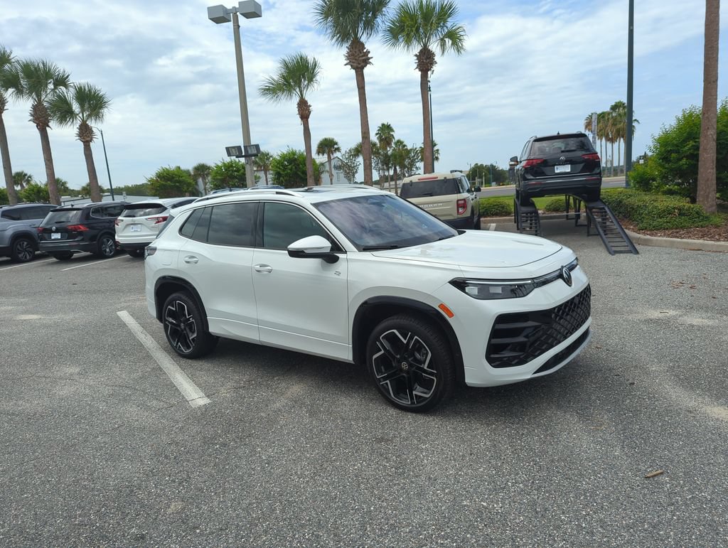New 2026 Volkswagen Tiguan SEL R-Line