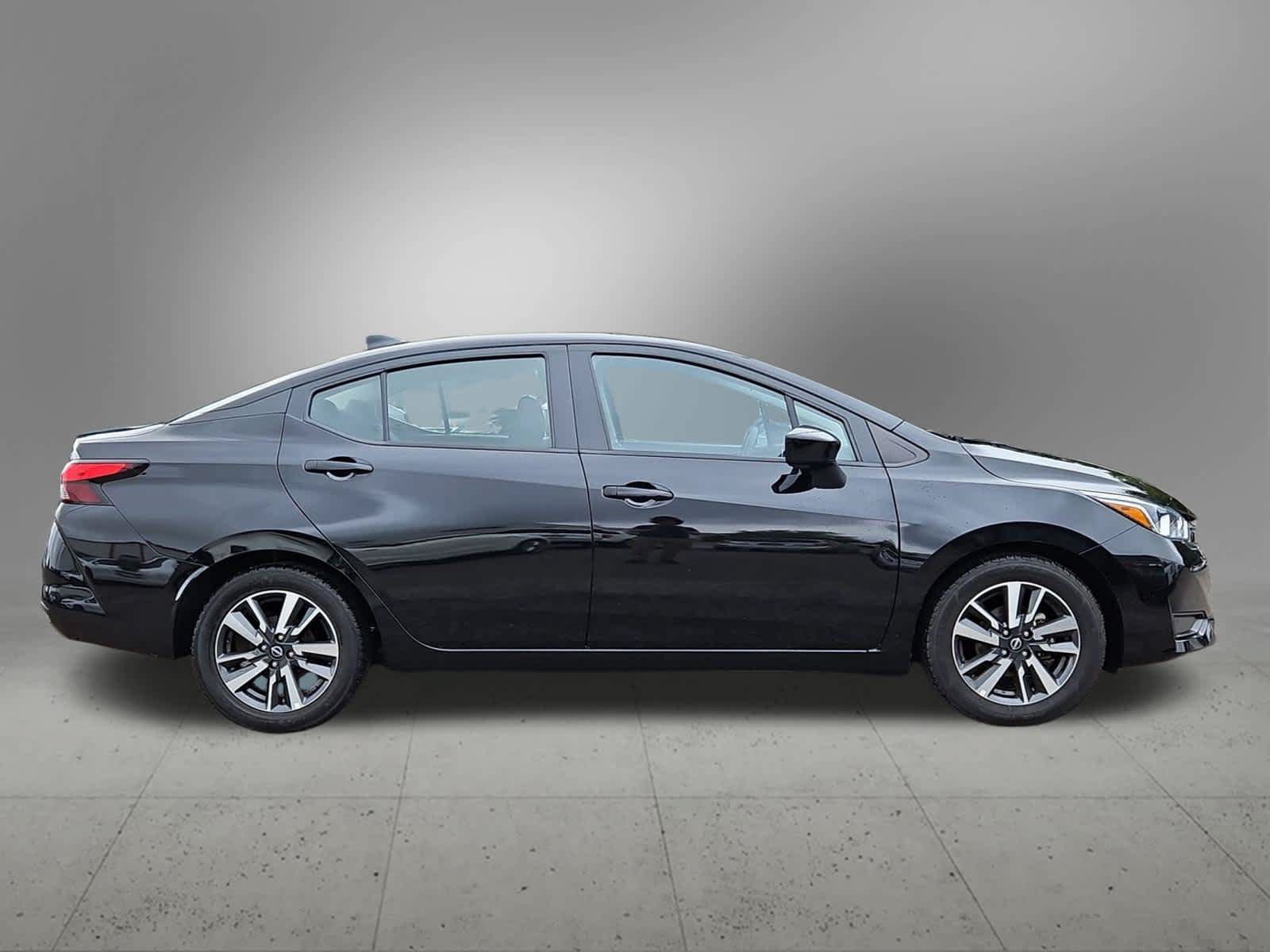 Used 2024 Nissan Versa SV FWD image 7