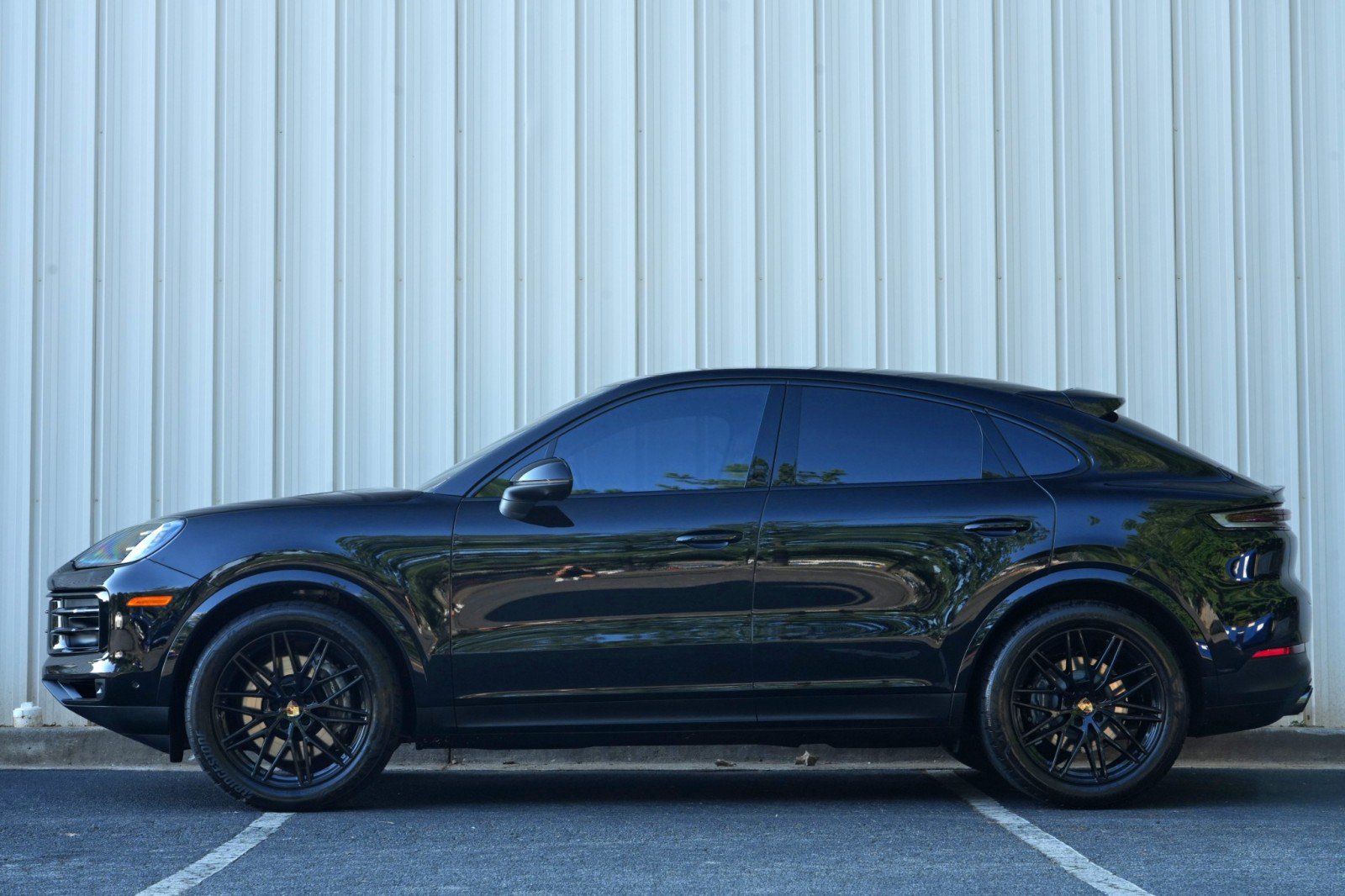 Used 2025 Porsche Cayenne Coupe AWD/4WD image 9
