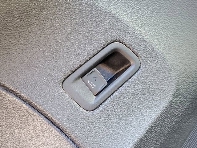 Used 2024 Volkswagen Atlas SE image 12