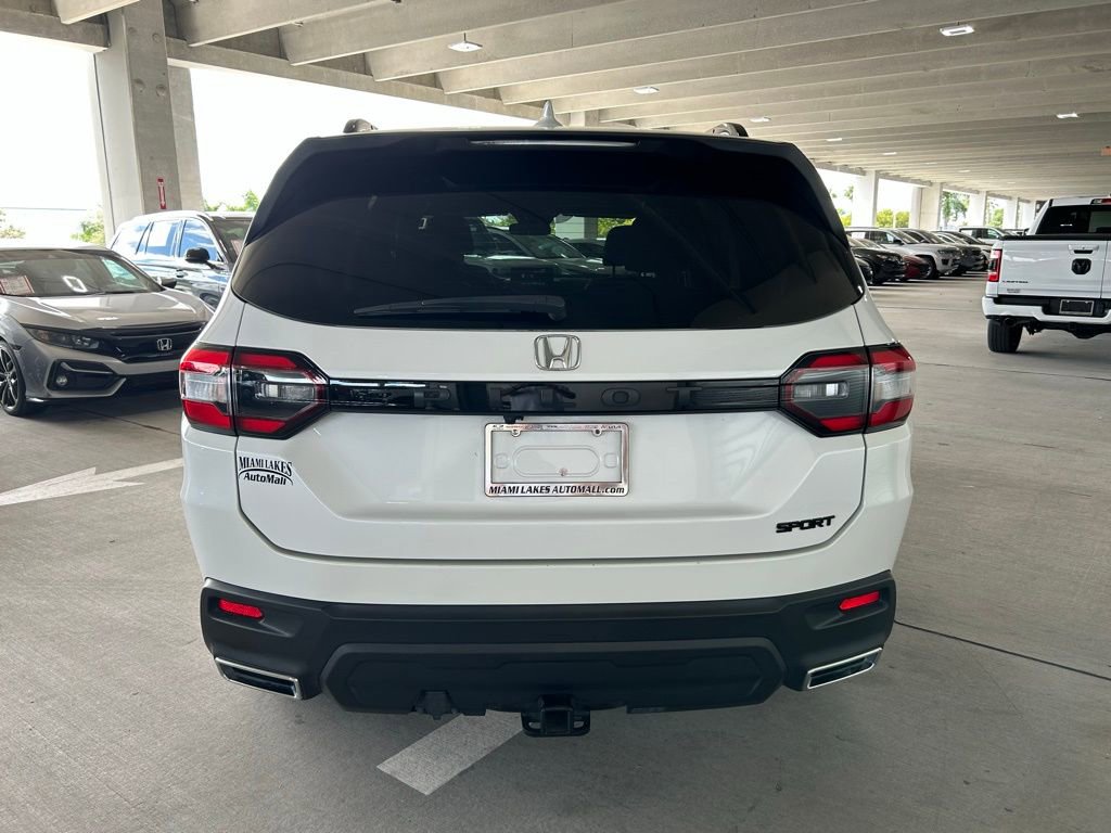 Used 2023 Honda Pilot Sport image 4