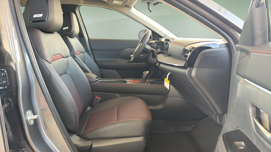 New 2027 Nissan Kicks SR w/ SR Premium Package AWD/4WD image 11
