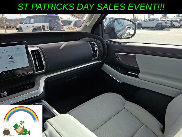 Used 2025 Ford Expedition Max Platinum w/ Driver's Package image 16