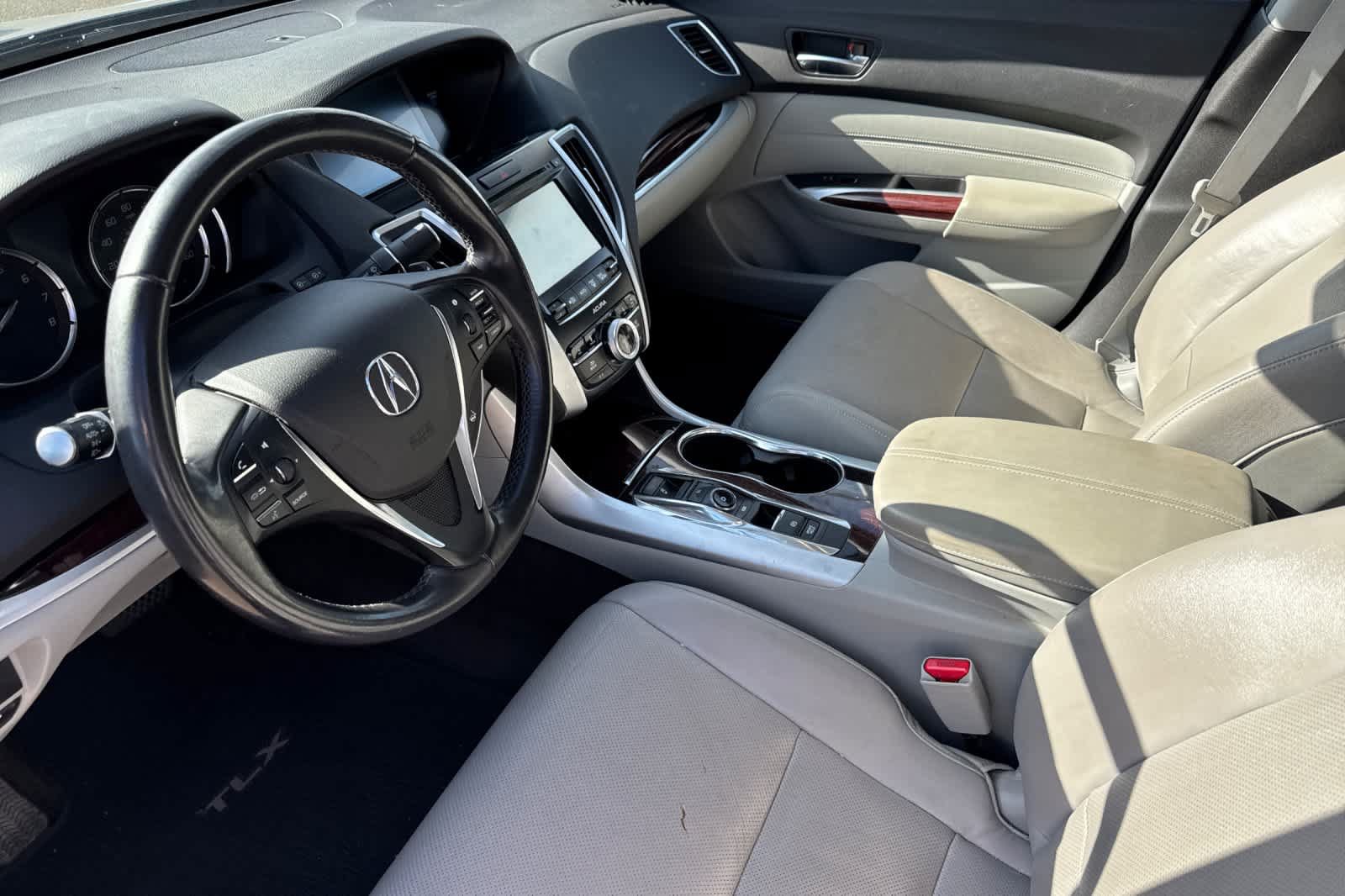 Used 2015 Acura TLX w/ Technology Package FWD image 9