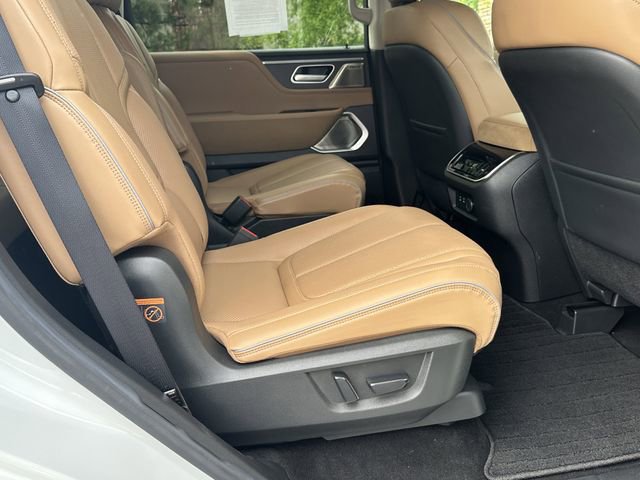 Used 2025 INFINITI QX80 Sensory AWD/4WD image 16