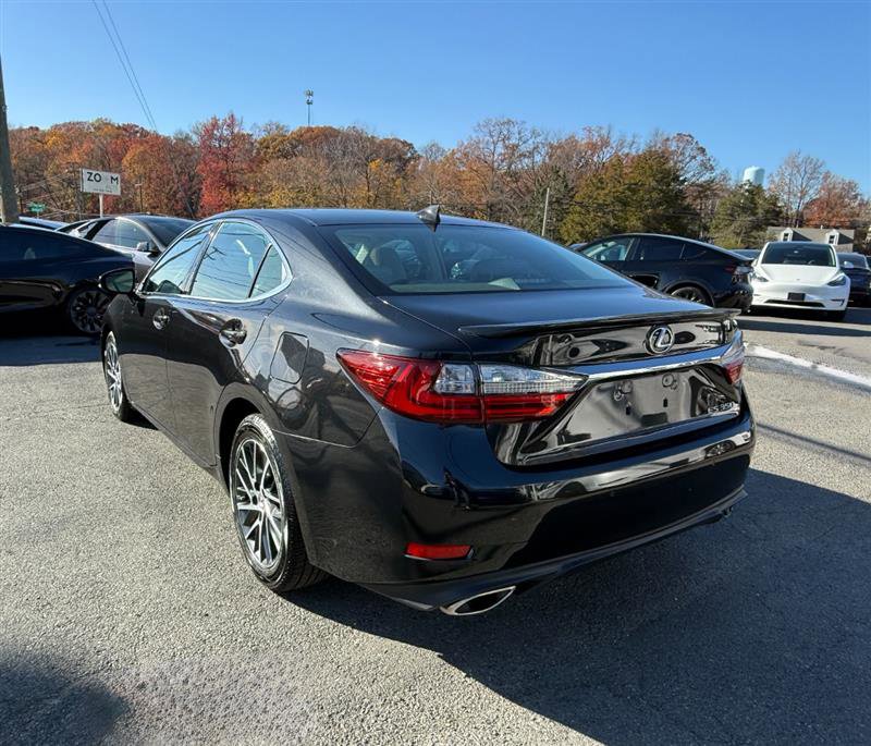 Used 2017 Lexus ES 350 image 3