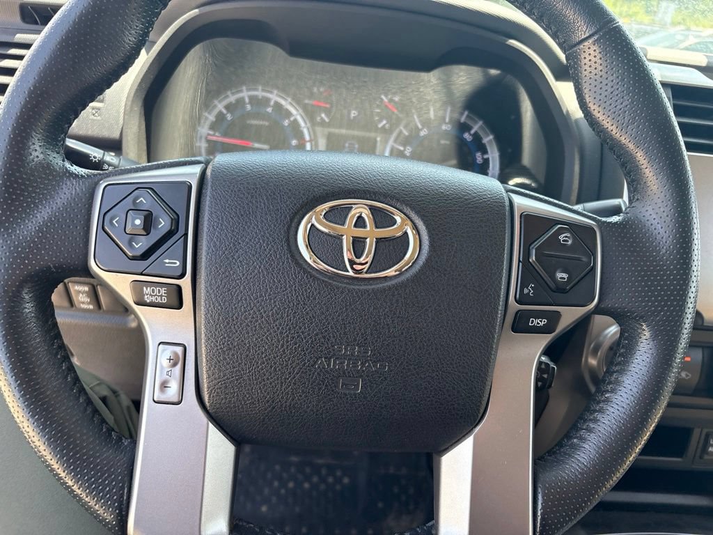 Used 2019 Toyota 4Runner SR5 AWD/4WD image 18