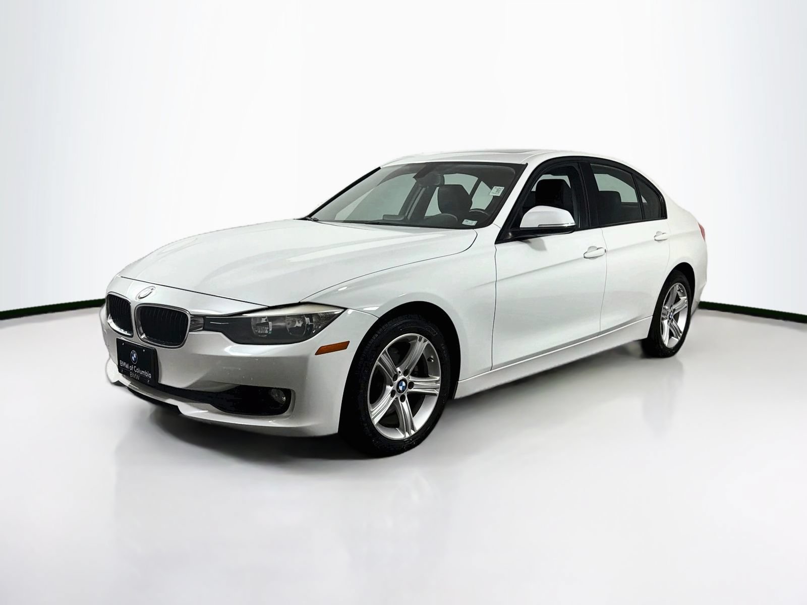 Used 2014 BMW 320i xDrive Sedan AWD/4WD image 3